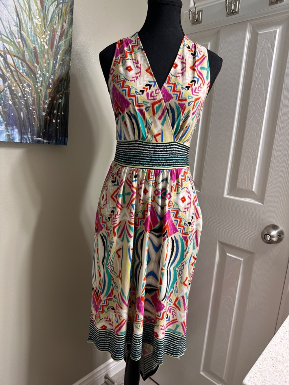 Sleeveless V-Neck Multicolor Printed Dress